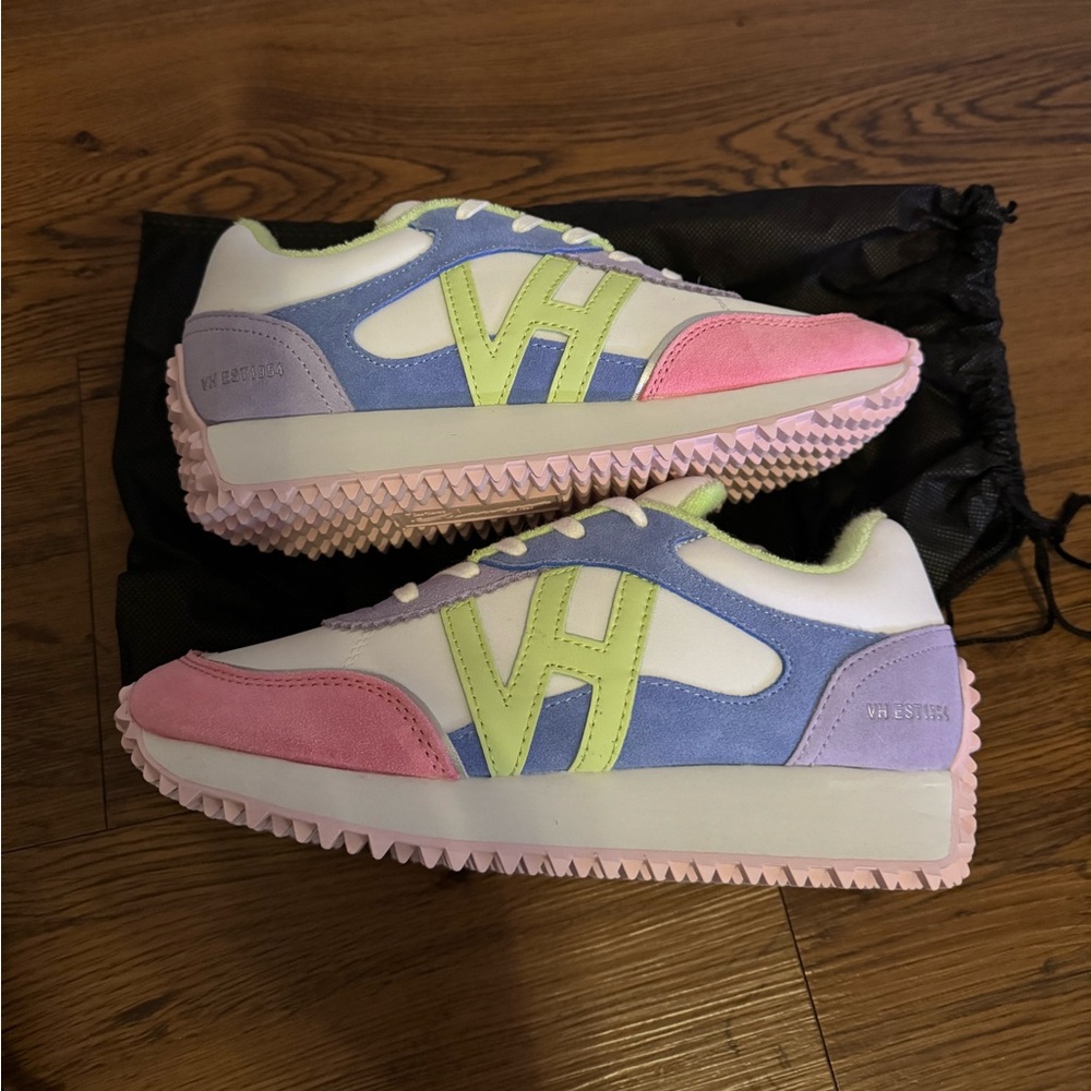 Vintage Havana Cosmic Sneaker, Size 7,  NIB